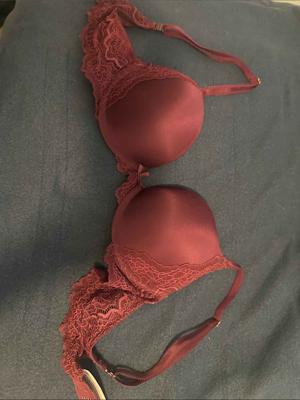 Victoria's Secret Lace-Trim T-Shirt Bra in Burgundy